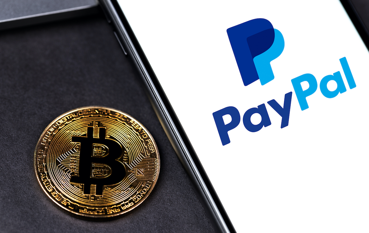 Paypal Logo On The Screen Smartphone With Bitcoin Cryptocurrency Paypal Coindesk Japan コインデスク ジャパン