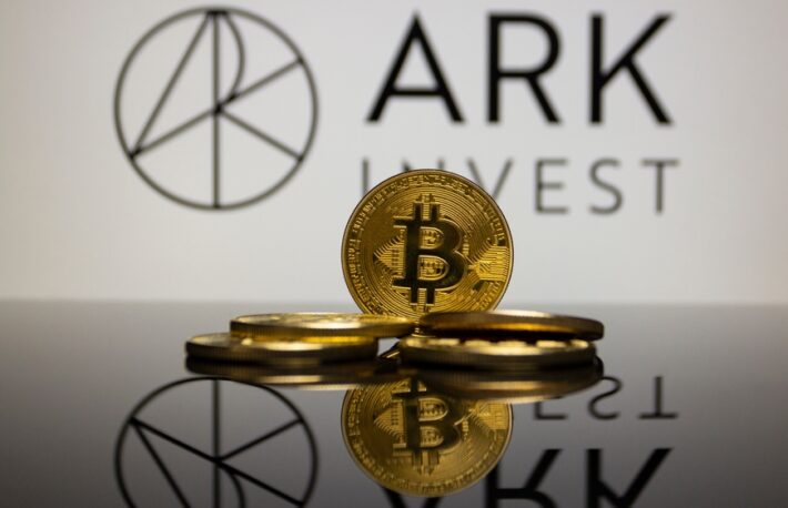 ビットコイン、年末までに最大12万4000ドルに達する可能性：アーク・インベストのアナリスト